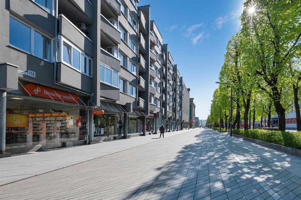 2 Bd By Hostlovers