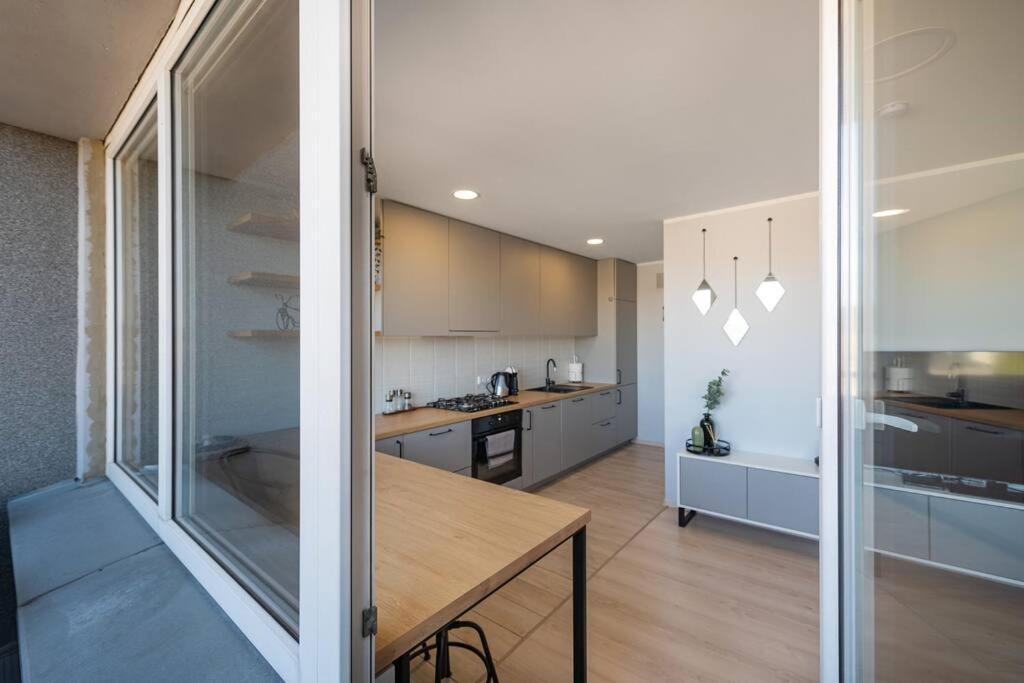 2 Bd By Hostlovers